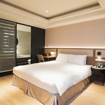 Royal Rose Hotel Zhongshan Taipei Extérieur photo