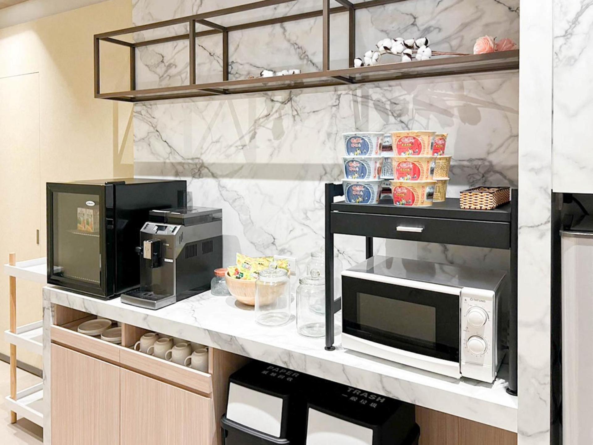 Royal Rose Hotel Zhongshan Taipei Extérieur photo
