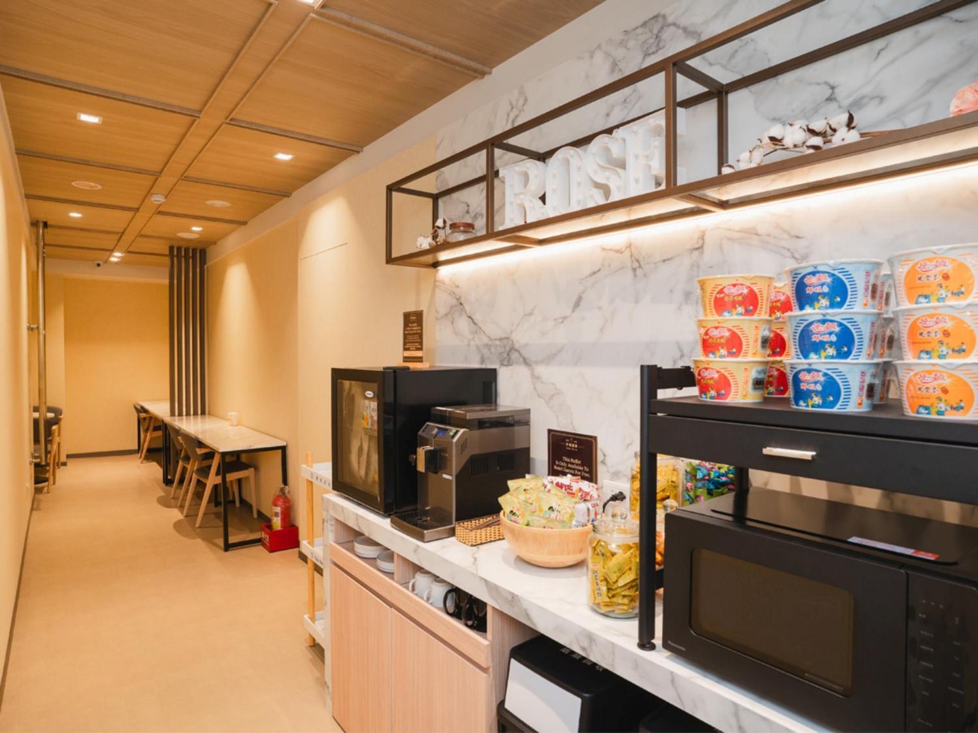 Royal Rose Hotel Zhongshan Taipei Extérieur photo